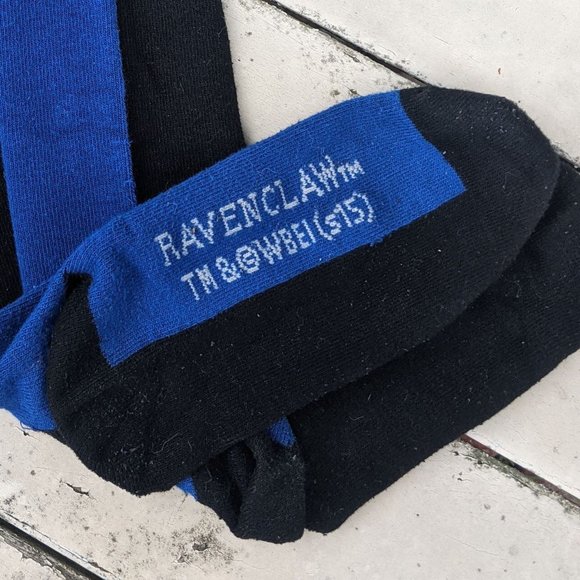 Harry Potter Ravenclaw T Shirt, Cookbook, Tie and Socks Bundle Set of 4 - Picture 14 of 14